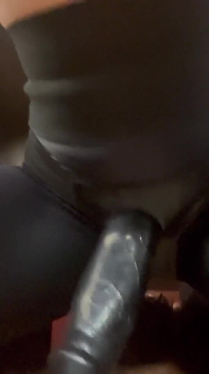 Skinny_lady69: तुम्हारी गांड मेरी है, बहिन कुतिया