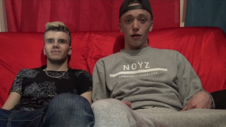 BAREBACK STUDIO FROM BARCELONA: Jonge blonde e 30-jarige neukt een kont