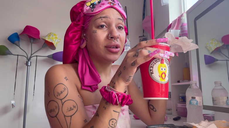 Nali Marie: Mukbang Overeating Sploshing Facestuffing Teen Mozzarella Sticks Cheese Pull Chicken...