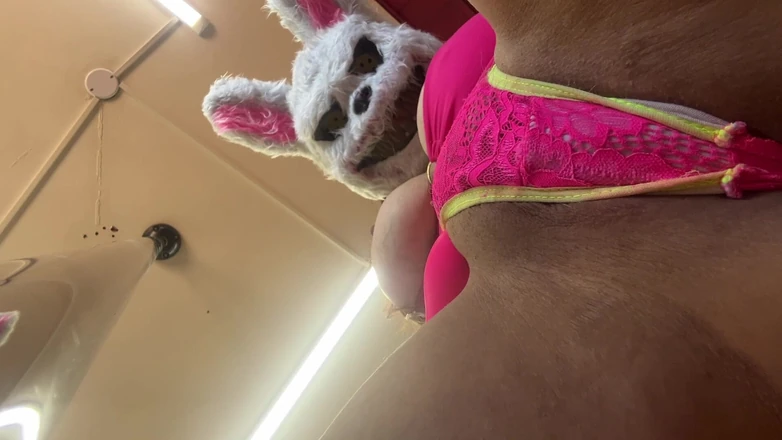 Camila Vegas: Kelinci Gelap - Getaran Halloween