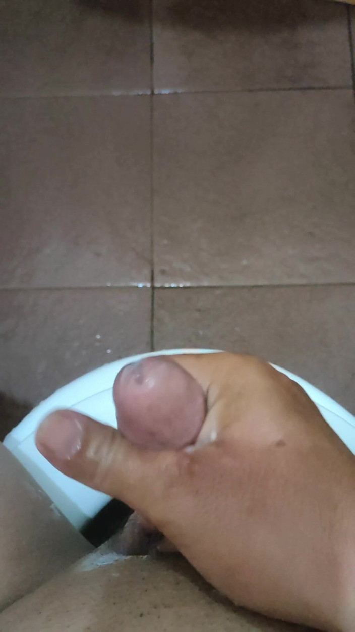 ArchAss: Am nevoie de o gagică care să-mi sugă pula!
