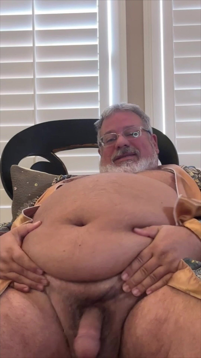 Hand-Free-Daddy-Chub: Naked Bear Dancer Big Belly Bounce Ski-dip Yes Yes Yes