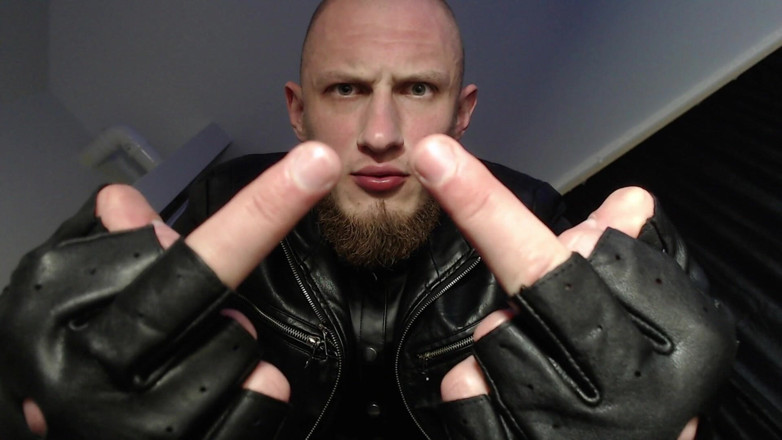Hunky time: All-leather Alpha - Domina E Humilha Com Spit and Shoe