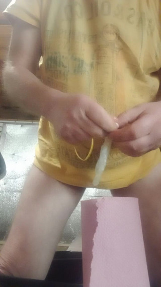 rastyo75: Fucking a Kitchen Towel with a Condom