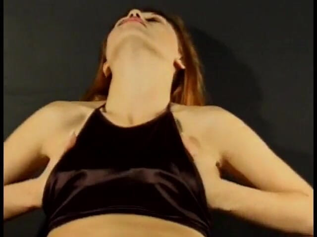 Sex Karma: Randy, salope brune, baise et suce