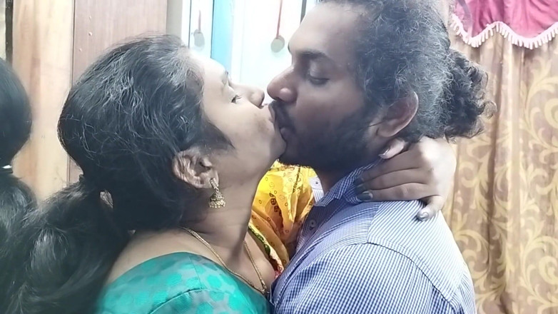 Vaishnavysharunraj: Fată sexy mallu jumătate în sari romantism cu Lip Lock, fată...