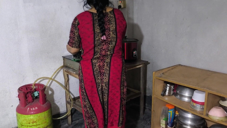 SAFI TV: My Step Aunty Was Cooking so I Hugged Her and...