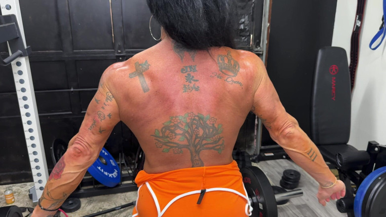 Kandylegsxxx: Muscle MILFs Cum Command JOI