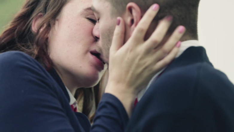 Sweet Sinner: Rivalitatea surorilor vitrege Scena 1