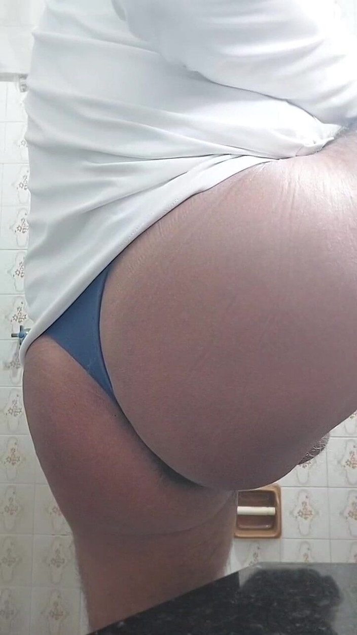 Ladysilvas: Velmi zlobivá Ladysilva si hraje se svým sexy zadkem