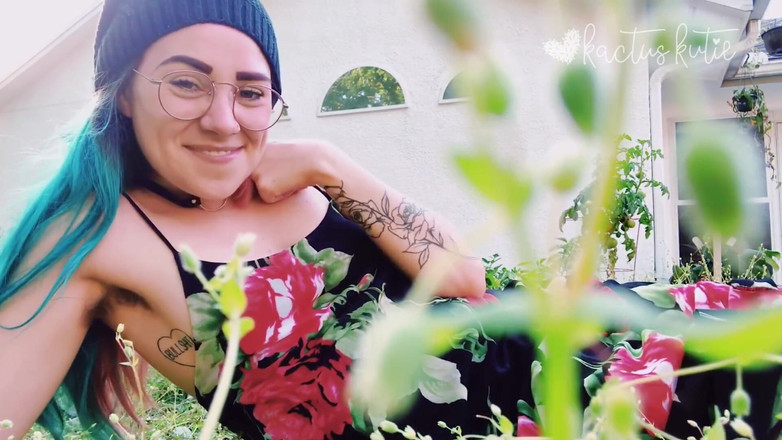 kactus kutie: Acostado en la hierba contigo, gfe