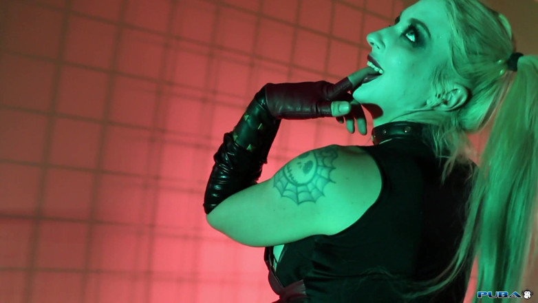 Leya Falcon: Harley Quinn plagen
