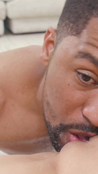 เปลวเพลิงแห่งเกียรติยศ นำแสดงโดย Darren Blaze กับ Penelope Woods