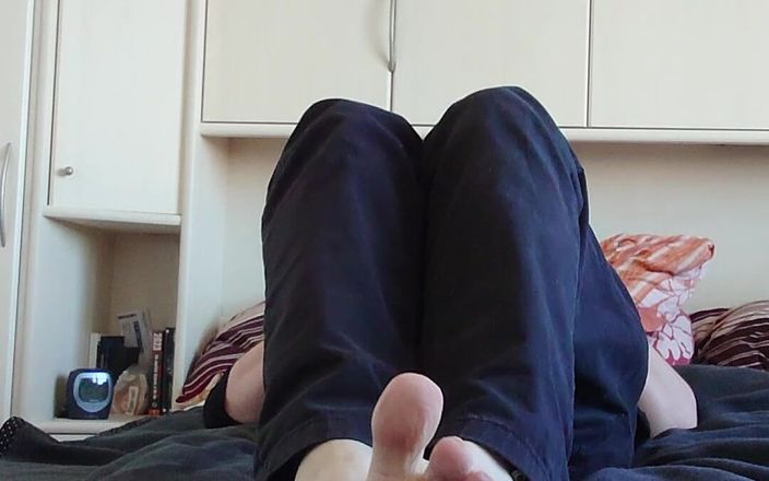 Carmen_Nylonjunge: Min fotfetisch med sneakerstrumpbyxor
