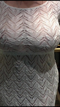 Çekici, büyük memeli oudoor çıplak