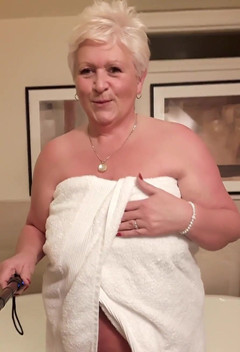 Uk Joolz: Toalla provoca