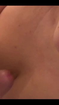 私は胸に熱い水滴が飛び散るのを感じるのが大好きです