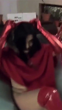 Santa cachonda puta milf mamada, perrito y semen en guantes y abrigo rojo