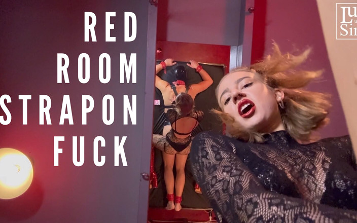 LUXurious Sins: Red room scopa con la malinatrix con lo strapon
