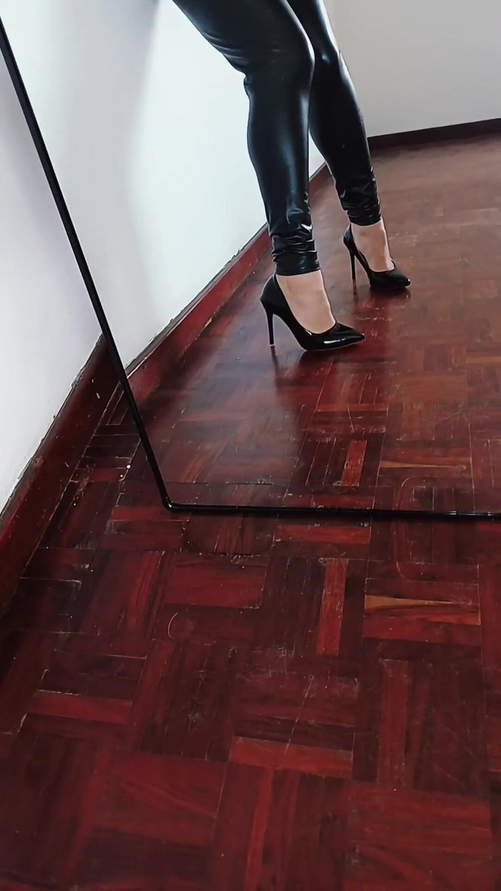 Kinky Lyrical: Lederhosen und stilettos