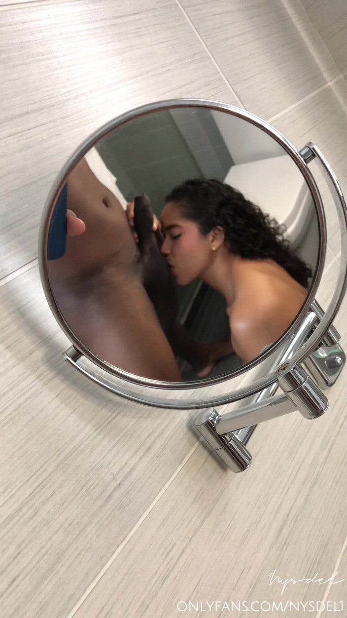 Nysdel: Pacarku lagi asik nyepong kontol - pasangan amatir- nysdel