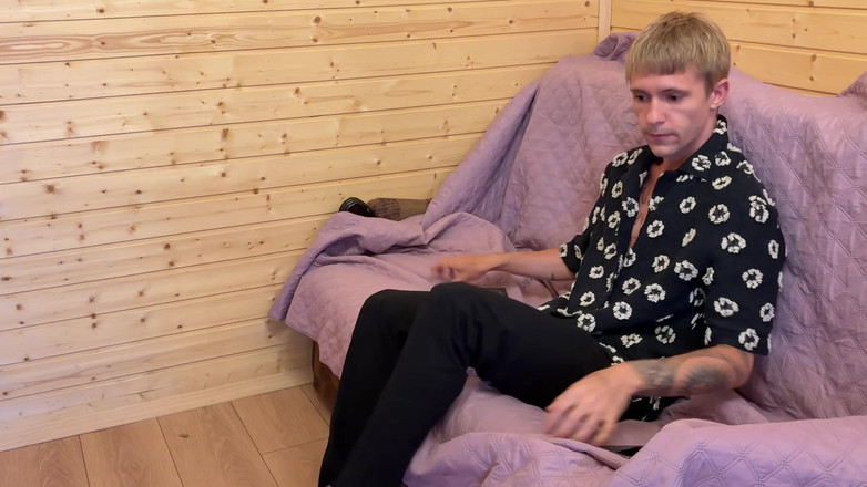 Ethan Lestray: Zavolali jsme elektrikáře, aby opravil fuse, ale roztomilý chlap se...