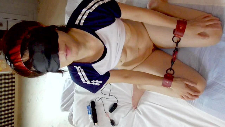 hiro_mayu_couple_jp: まゆno70 局部バンドエイド隠し、体操服コス、目隠し、ディープスロート、潮吹き、痙攣、中出し、アナルバイブsex