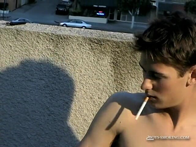 Boys Smoking: Shane ao ar livre!