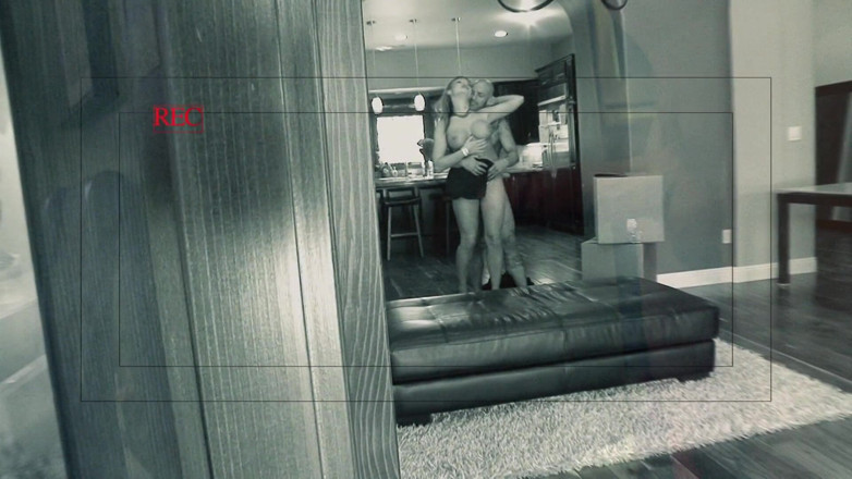 Viewer Cam Guy: Cagna succhia cazzo anale viene scopata con buchi devastati