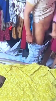 義理の兄が義理の妹が大学に行く前に彼女と関係を持っていました