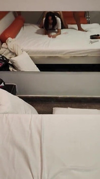 Echte huisvrouw met vrouw