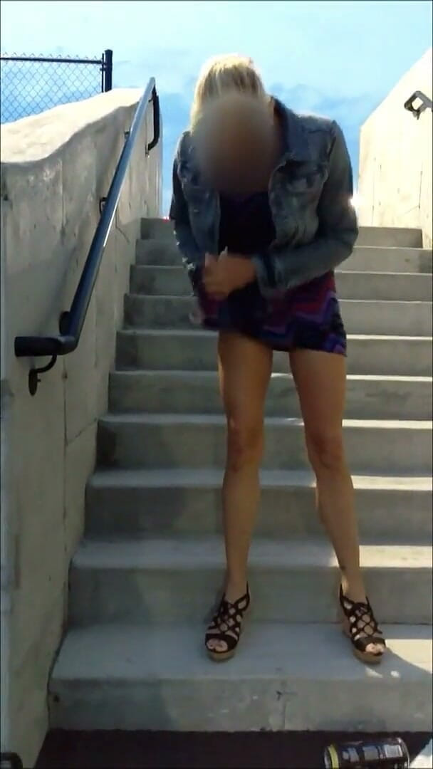 Fantasy Milf: Concrete Steps Pee