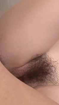 Bustyアジアのおっぱいシーン-4 busty幅日本のクソの浴室にオイルと2つのコック