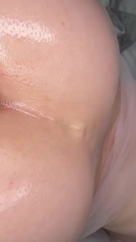 Sasha se fait baiser correctement par une bite appropriée