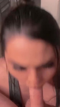 Big Lips Blowjob! Frenulum Kissing Cumshot