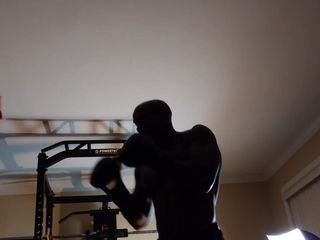 Hallelujah Johnson: Боксерская тренировка со вчерашнего дня потери жира стратегии потери жира требует чистого дефицита в потреблении калорий, с целью неуклюжих