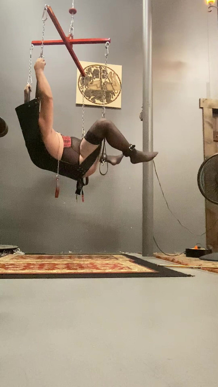 Mistress Scarlet Kiss: Sissy Handsfree spuszcza się przedwcześnie w czystości podczas ustalanie i...