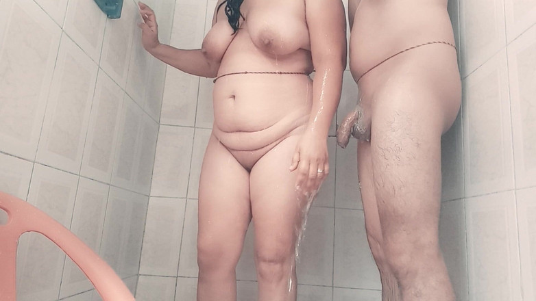 Valkyrie and Luigy Couple: 女朋友吮吸鸡巴美味