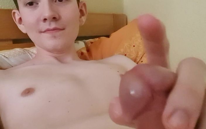 Prettyboi2000x: Mă masturbez și ejaculez cu Înțelegerea feței mele! Sper că veți face...
