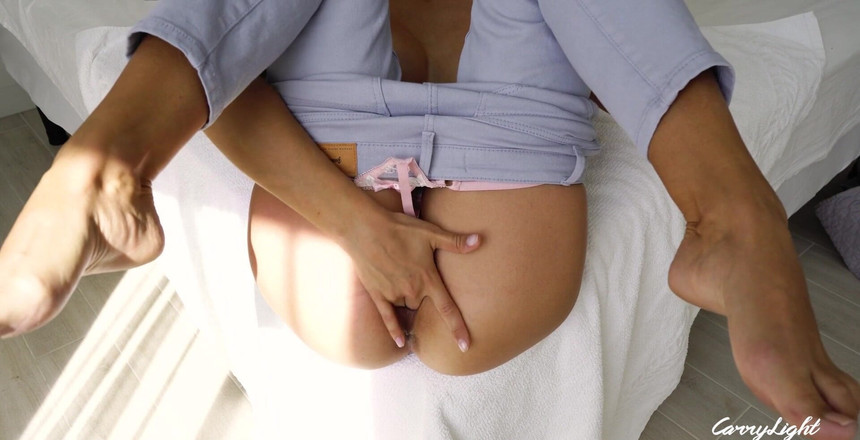 CarryLight: 誰が私の潮吹きを見逃したの?このビデオの2つの潮吹きが気に入っていただければ幸いです