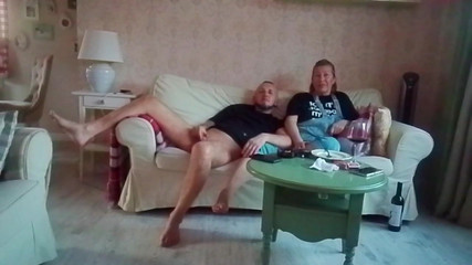 Crazyfamily 1970: Een gewone avond met mijn stiefmoeder, ze kijkt tv en...