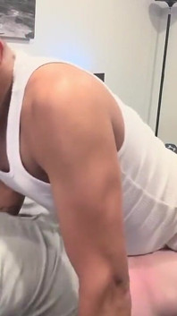 생일에 아빠 자지 받기