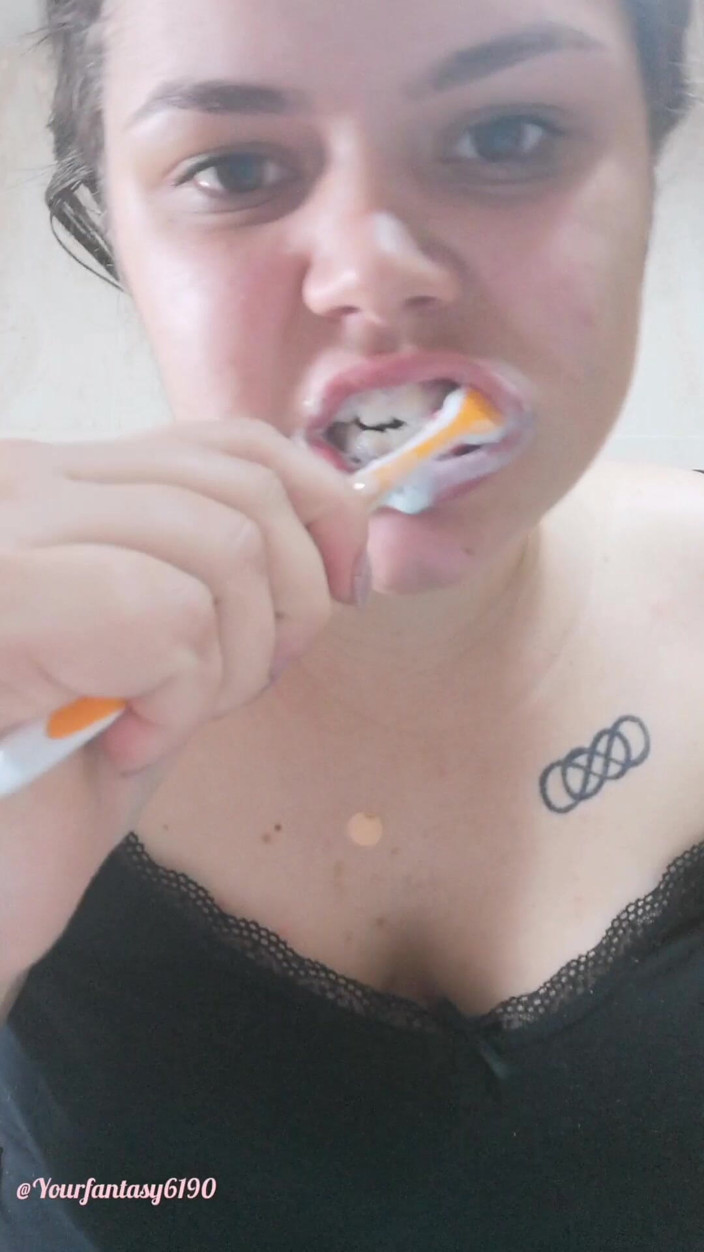 Your fantasy studio: Brushing My Teeth