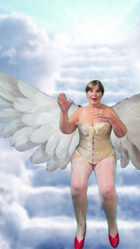 Nenek Angelic Carmen menghisap syurga