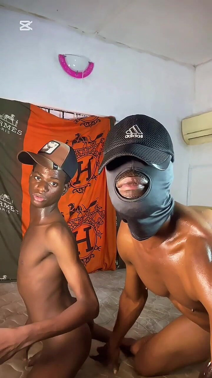 BLACKSHOOTERR: Je sexy a žhavý na šukání