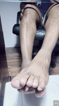 Display My Soles, Under the Desk (2025)