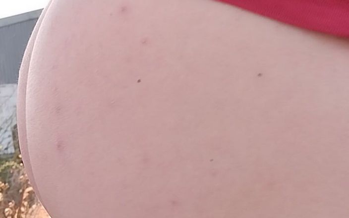 Morbosete000: Tバックで私のお尻を見せて歩く、見せびらかす