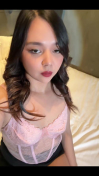 I Feel Prettiest When You’re Watching