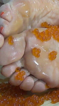 MILFs Com Pernas Enrugadas Com Caviar Vermelho.