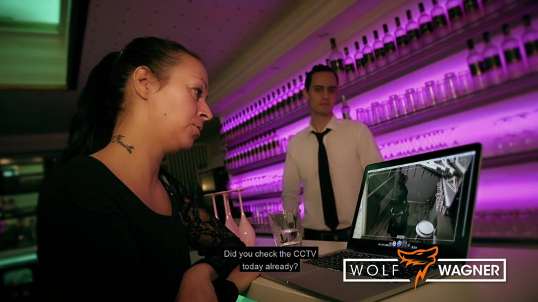 Wolf Wagner Com: Dua pria meniduri wanita bos terangsang untuk menjaga pekerjaan mereka!